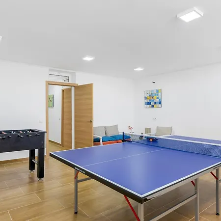Luxury With Sea View, Heated Pool Willa