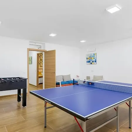 Luxury With Sea View, Heated Pool Арона