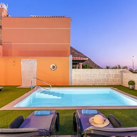 Luxury With Sea View, Heated Pool Вилла