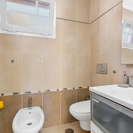 Вилла Luxury With Sea View, Heated Pool *